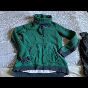 RARE Lululemon Avenue Pullover Size 8